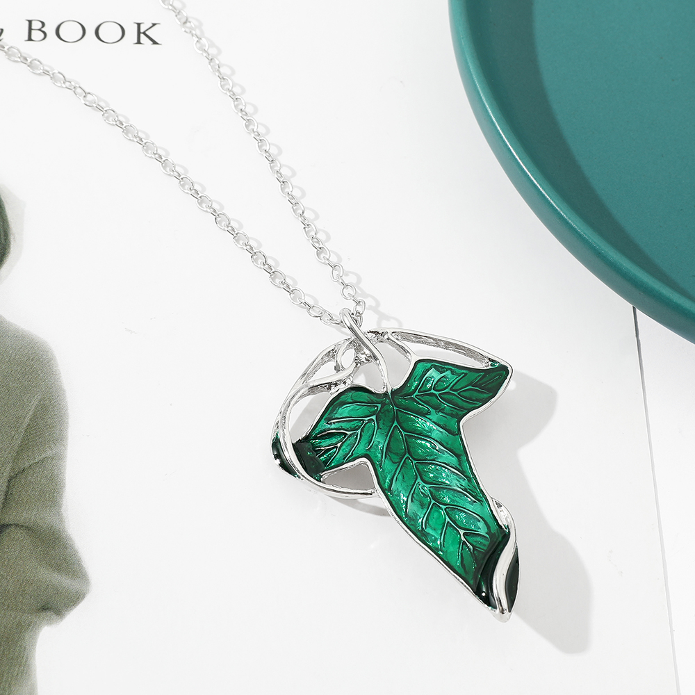 Vintage Green Leaf Pendant Nec - đánh giá và giá Vintage Fashion Model